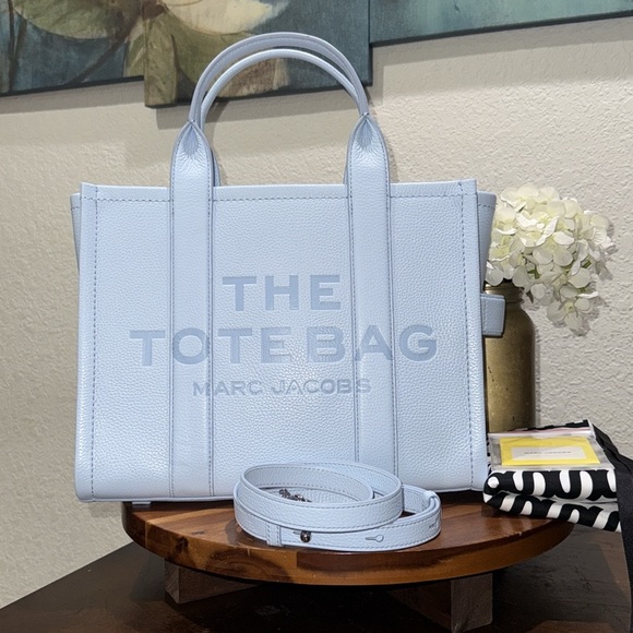 Marc Jacobs The Leather Medium Tote bag In Light Blue NWOT - Picture 3 of 16